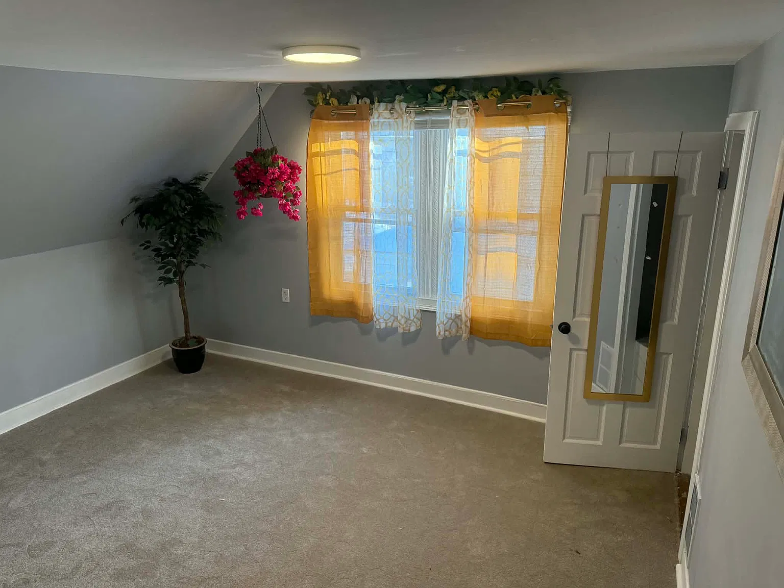 3 bed, 1100 sqft, $1,850 — Photo 4