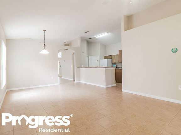 4th image of 2131 Colonial Woods Blvd