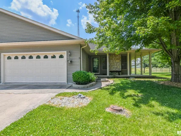 19459 Pinecrest Rd, Petersburg, IL 62675