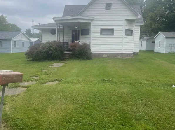 216 E Douglas St, Edinburg, IL 62531