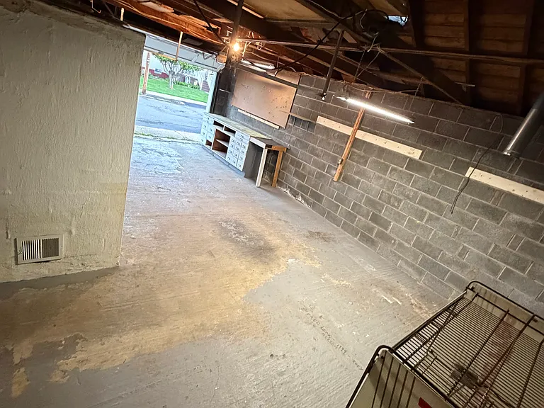 2 Miner St — Photo 8