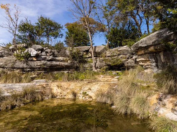 650 Nw, Junction, TX 76849