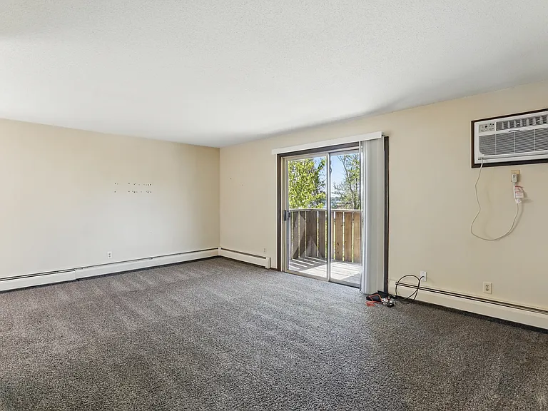 North Shore Apartments — Photo 17