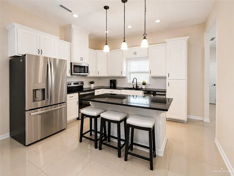 2708 E Imperial Oaks Dr — Photo 4