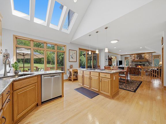 3rd image of 26165 N Greenbriar Ct