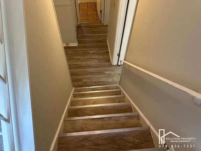 1323 Hilton Dr — Photo 12