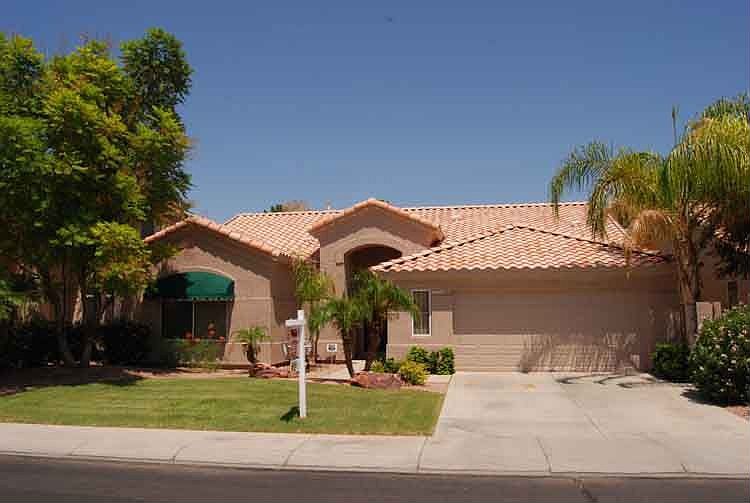 Welcome to 694 E Maria Ln in the Lovely Community of Warner Ranch Meadows