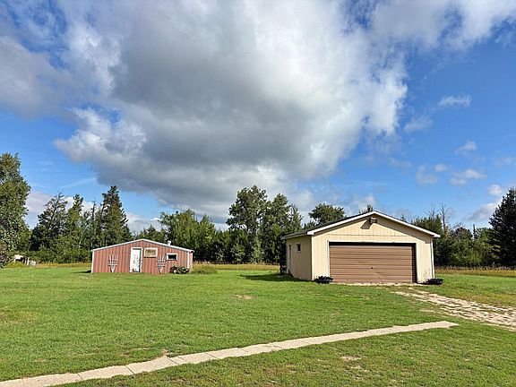 3rd image of 15634 318th St