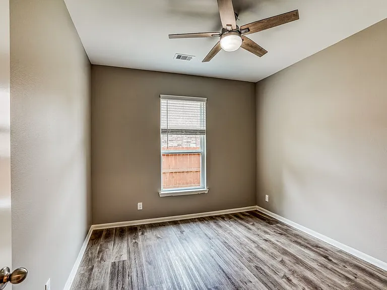 614 Companion Dr — Photo 13