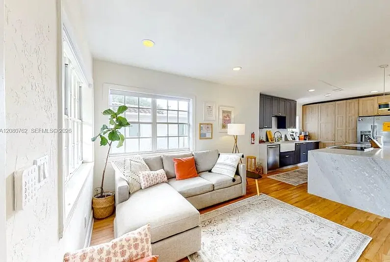 5751 SW 11th St Unit 5751 — Photo 3
