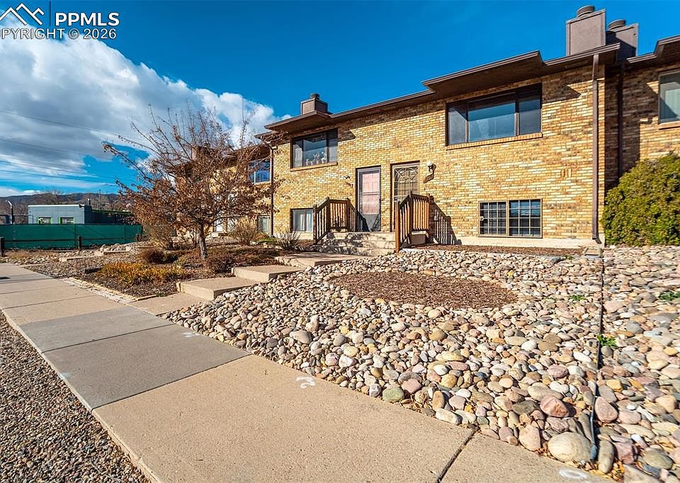 1st image of 326 Mount View Ln