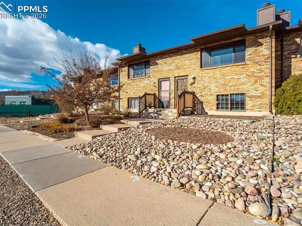 326 Mount View Ln, Colorado Springs, CO 80907