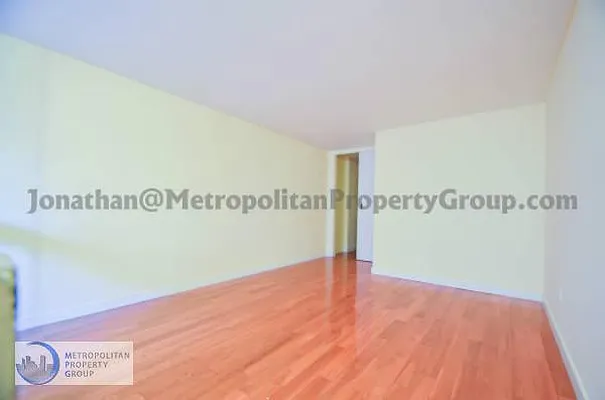 Rented by Metropolitan Property Group | media 10