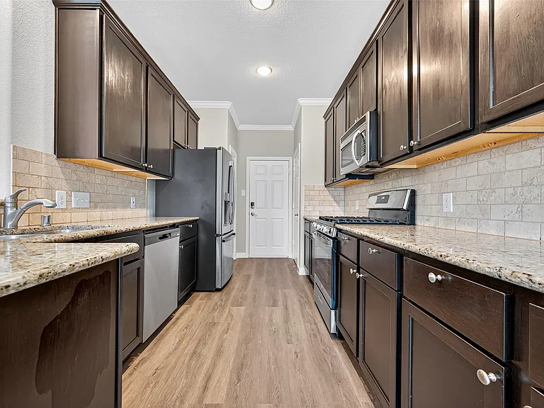 6438 Haywards Crossing South Cir — Photo 15