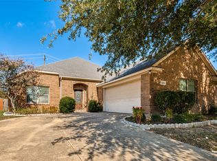 1615 Ridgemar Dr, Grand Prairie, TX 75051