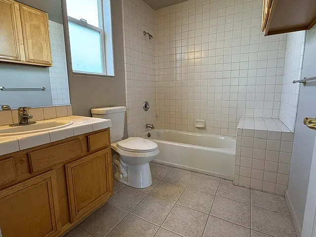 535 Warren Court - 1 — Photo 3