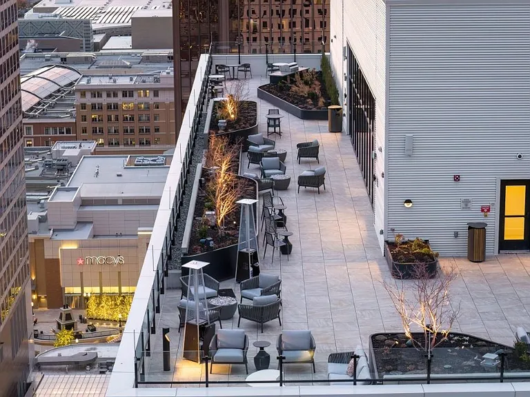 Seraph Luxury Downtown Apartments — Photo 46