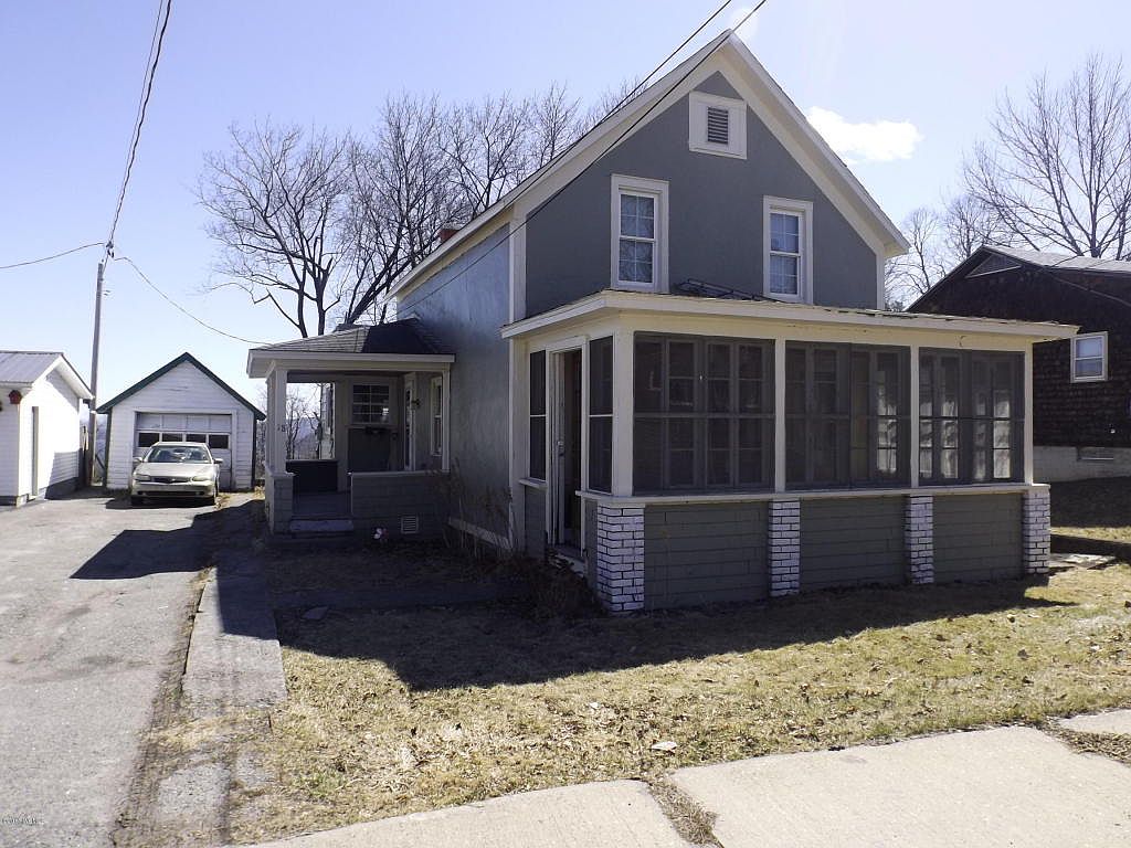 18 William St, Port Henry, NY 12974 Zillow