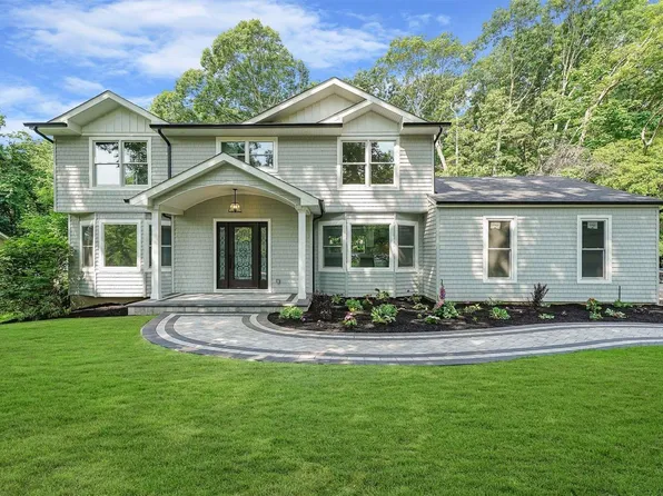 105 Village Hill Drive, Dix Hills, NY 11746