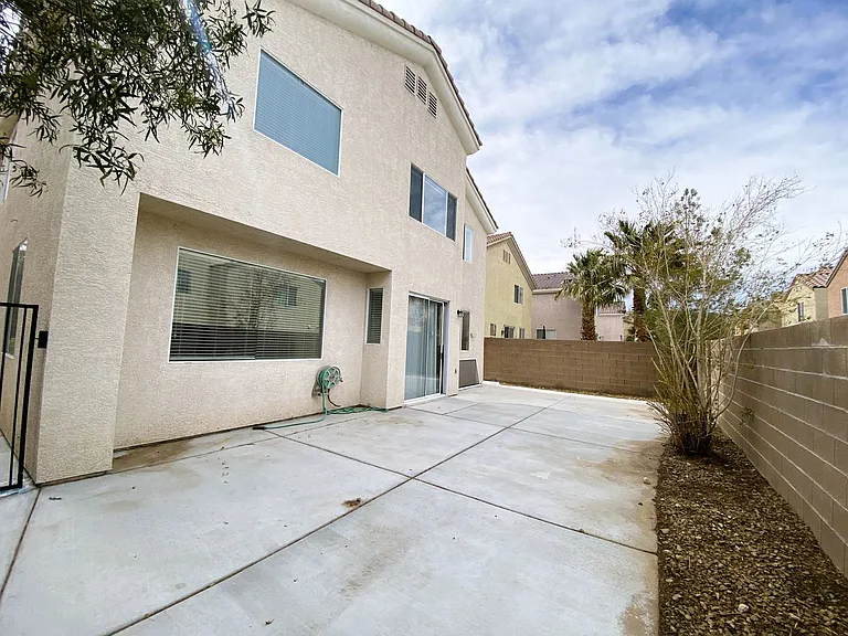 172 Flying Hills Ave — Photo 38