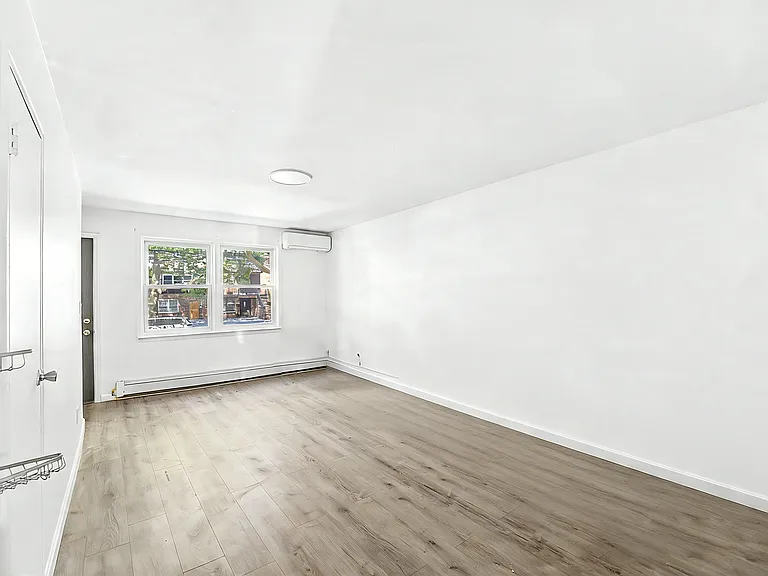 E 68th St — Photo 1