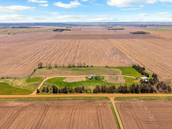 48239 279th St, Canton, SD 57013