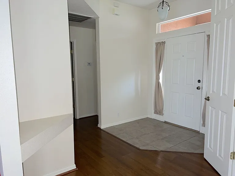 3233 Bellflower Way — Photo 2