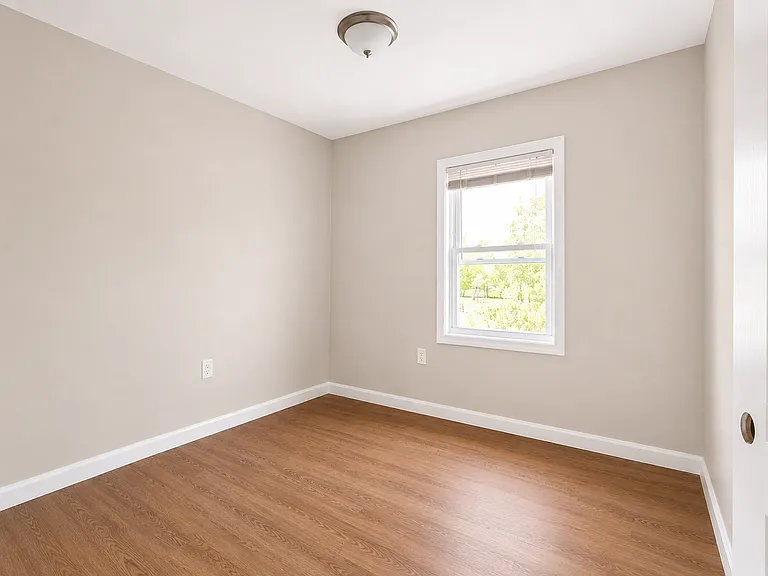 8 Lawton Pl — Photo 10