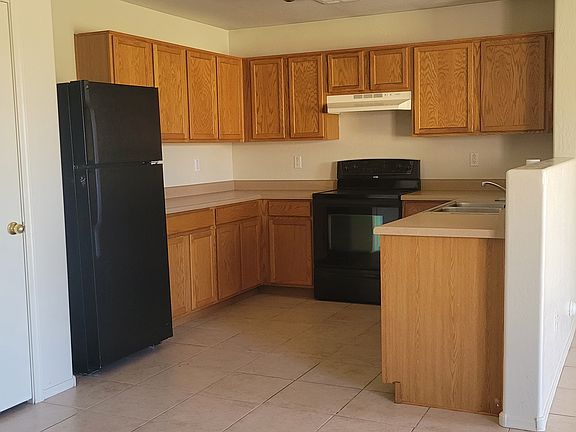 2nd image of 2040 E Shetland Dr