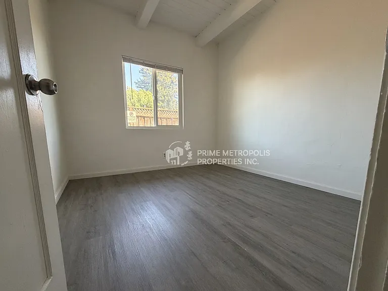 27 Topeka Ave #2 — Photo 4