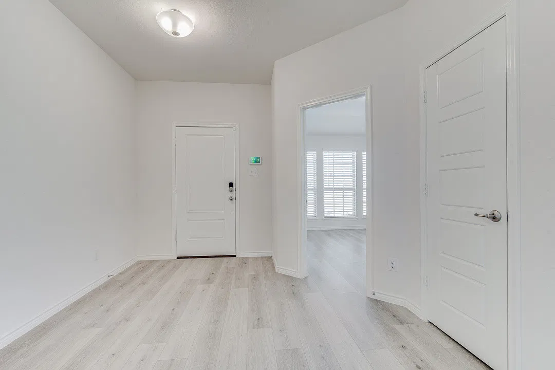 4 bed, 2138 sqft, $2,600 — Photo 4