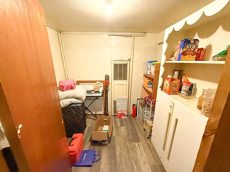 111 E Plum St — Photo 38
