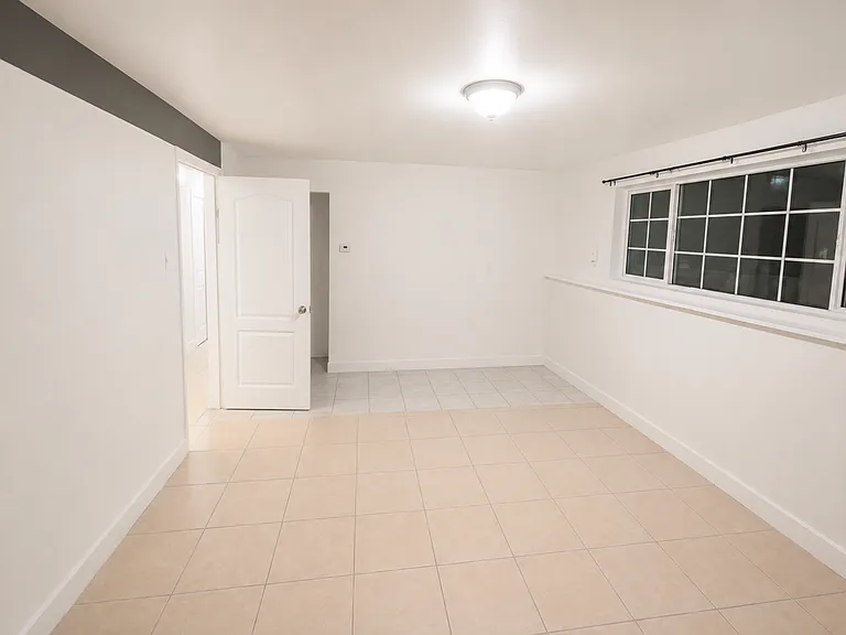 5242 S Hamlet Cir #B — Photo 5