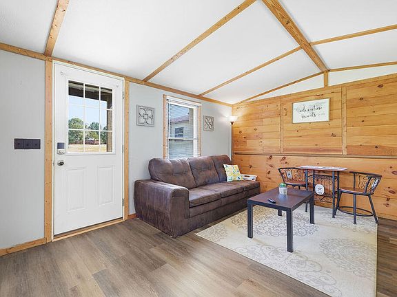 4th image of 105 Deerpath Trl
