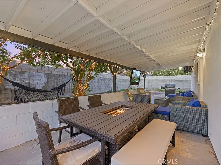 467 Susan Ave — Photo 3