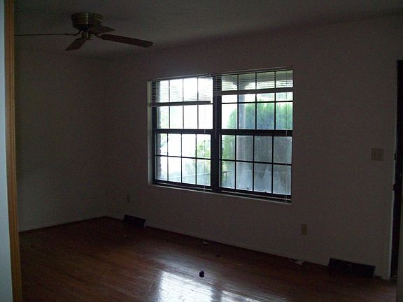 4th image of 920 Timberwood Dr