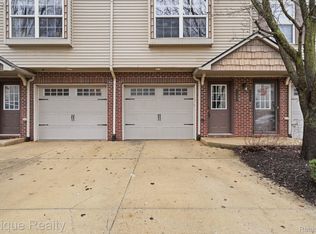 2206 Knotty Pine Trl, Howell, MI 48855