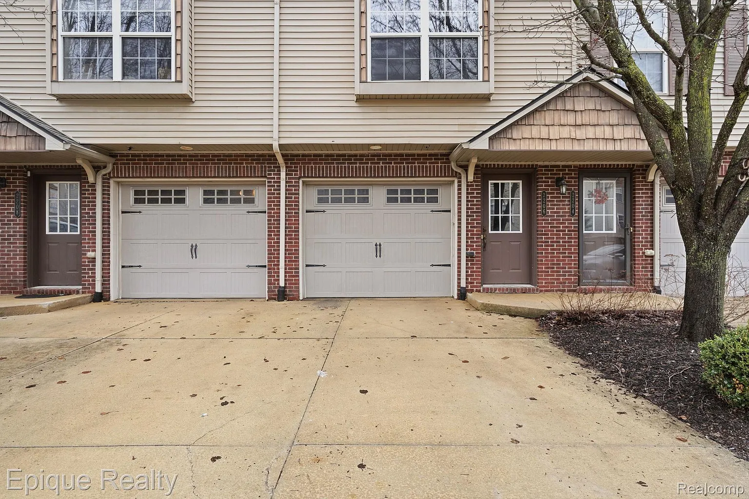 2206 Knotty Pine Trl photo 1