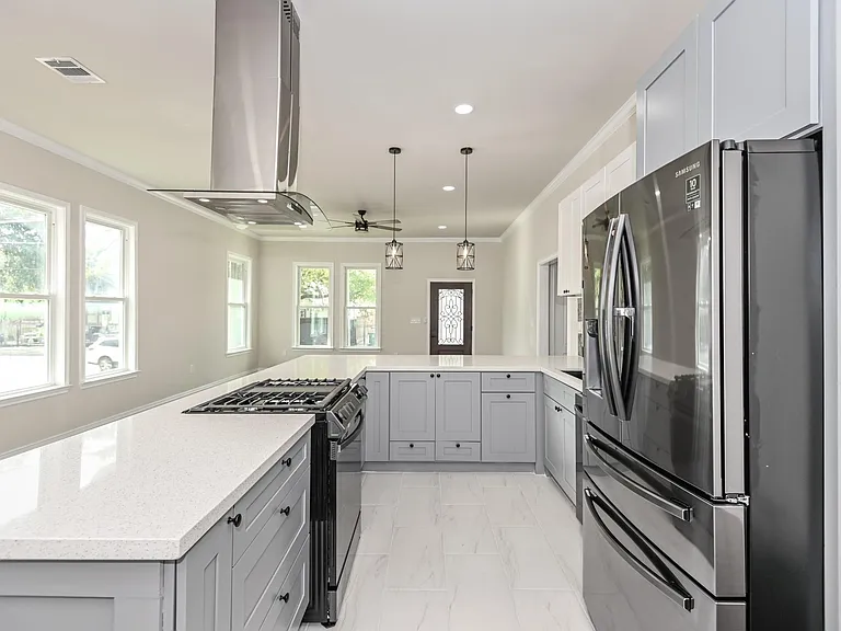 2902 Houston Ave — Photo 10