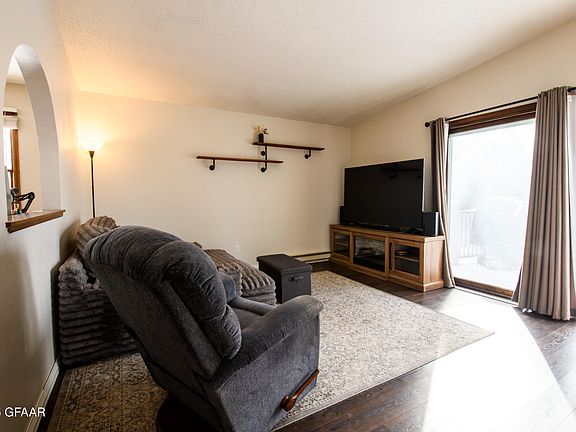 5th image of 794 Great Plains Ct