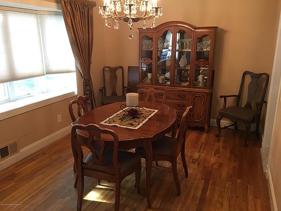 4th image of 85 Brookfield Ave