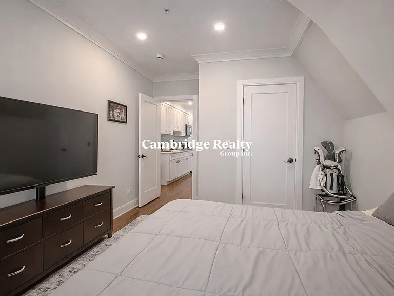 53 Quint Ave #3T — Photo 7