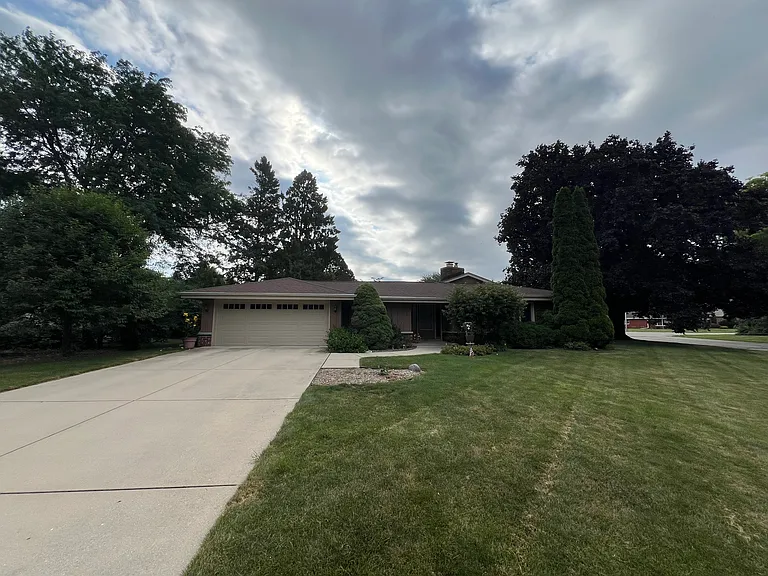 706 Anton Rd — Photo 2
