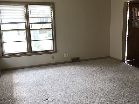 2nd image of 2907 Summerdale Ave