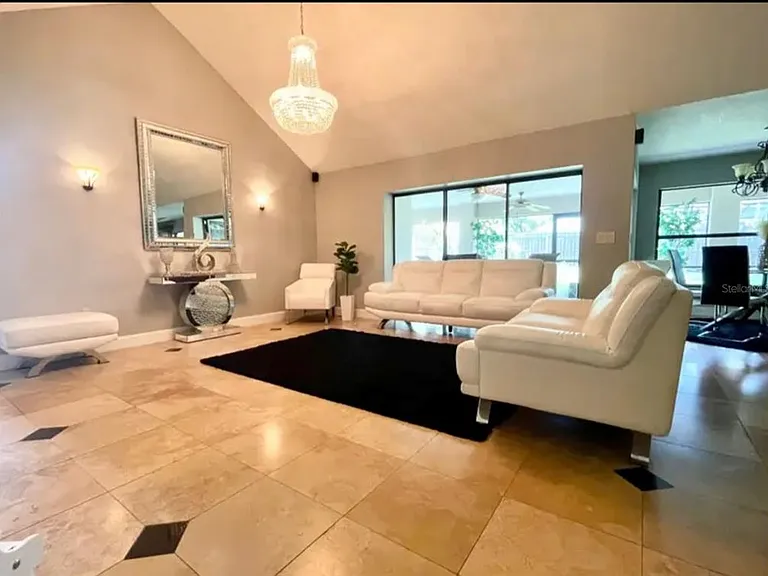 1102 Sugartree Dr S — Photo 7