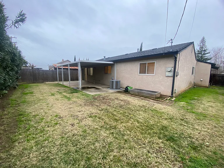 2329 Foust St — Photo 12