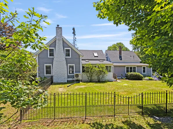30 Pine Street, Freeport, ME 04032