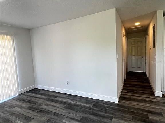 5th image of 921 Gibson St