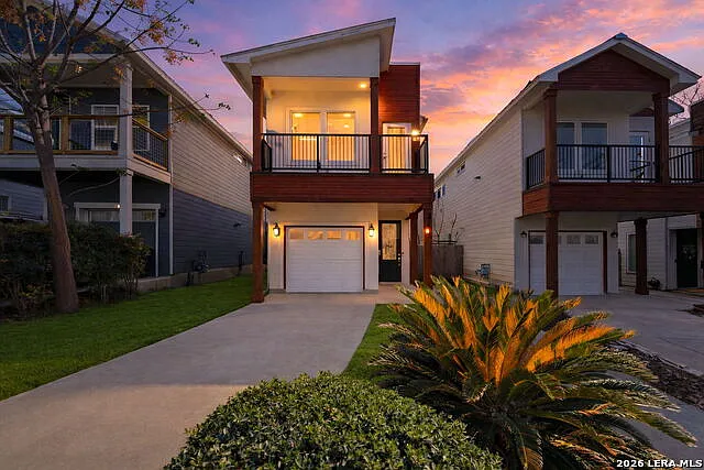 3 bed, 2.5 bath, 1674 sqft, $2,350 — Photo 1