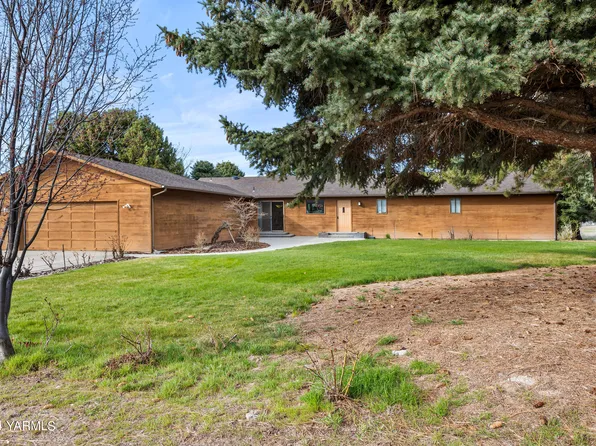 120 Sinclair Ln E, Selah, WA 98942